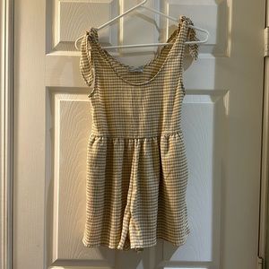 Women’s XS Urban Outfitters Checkered Jumper *New w/ out Tag*